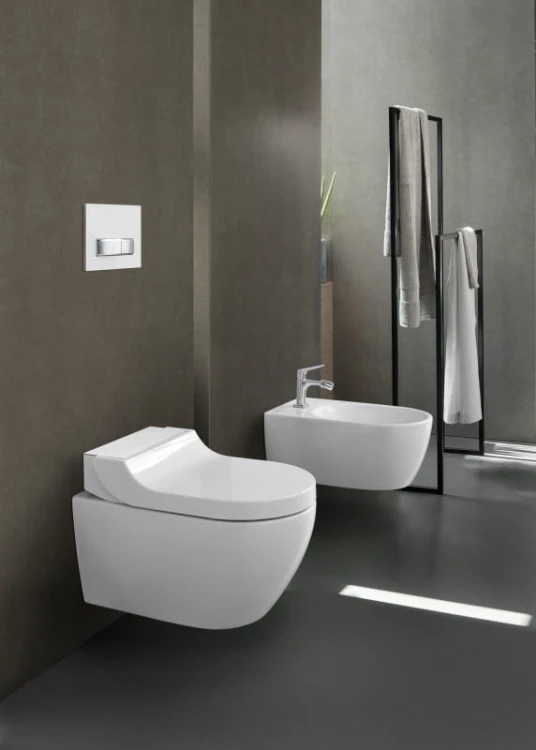 Toaleta myjąca GEBERIT AQUACLEAN TUMA Comfort z funkcją higieny intymnej, biała 146.292.11.1