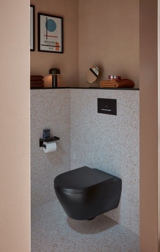 Miska wisząca VILLEROY&BOCH SUBWAY 2.0 56cm, CeramicPlus, heban 5614R0S5