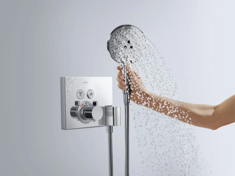 Bateria natryskowa HANSGROHE SHOWERSELECT dla 2 odbiorników, termostatyczna, z wyjściem na wąż i uchwytem, chrom 15765000